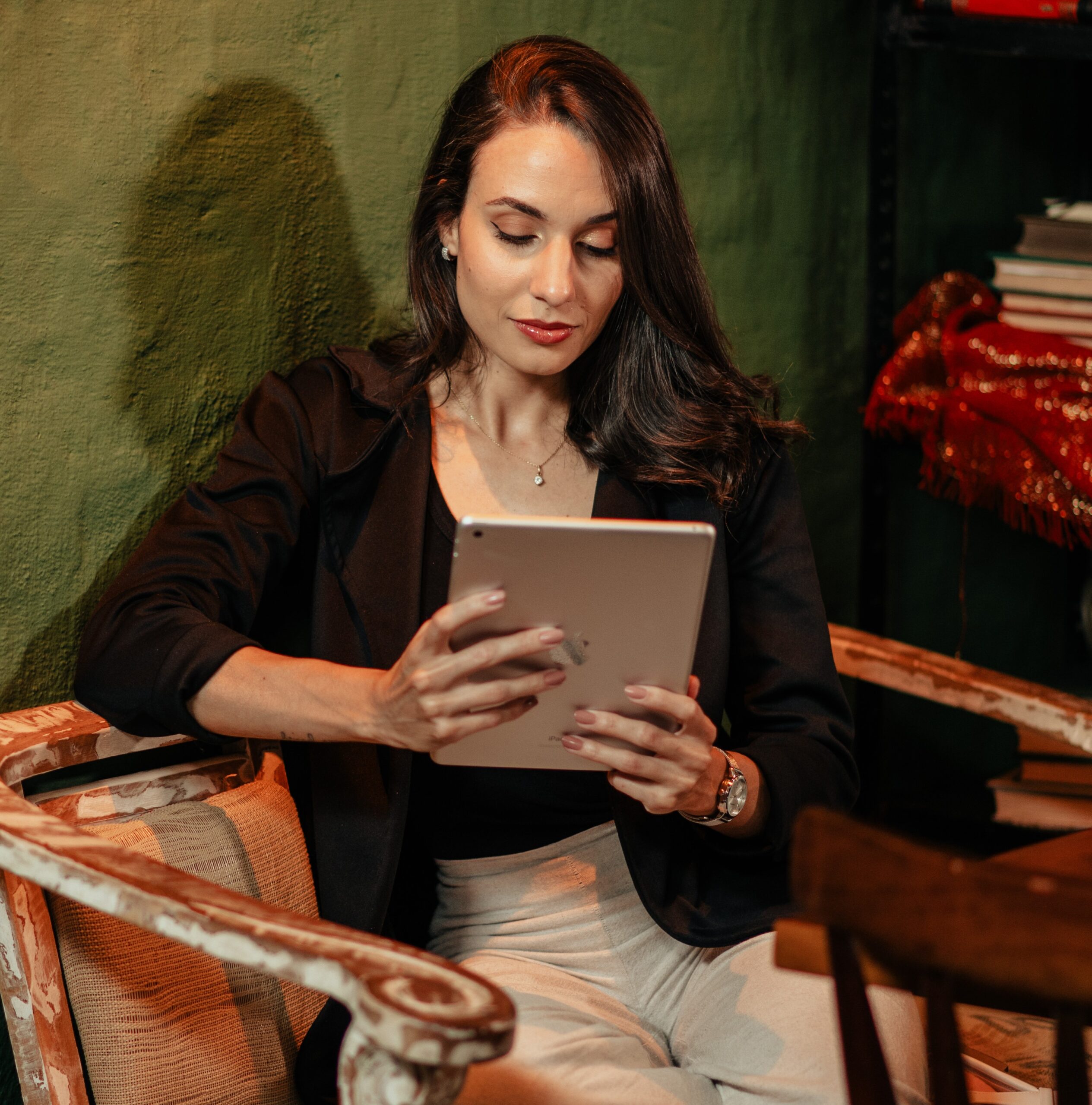 Estela Magalhães — em comunicação